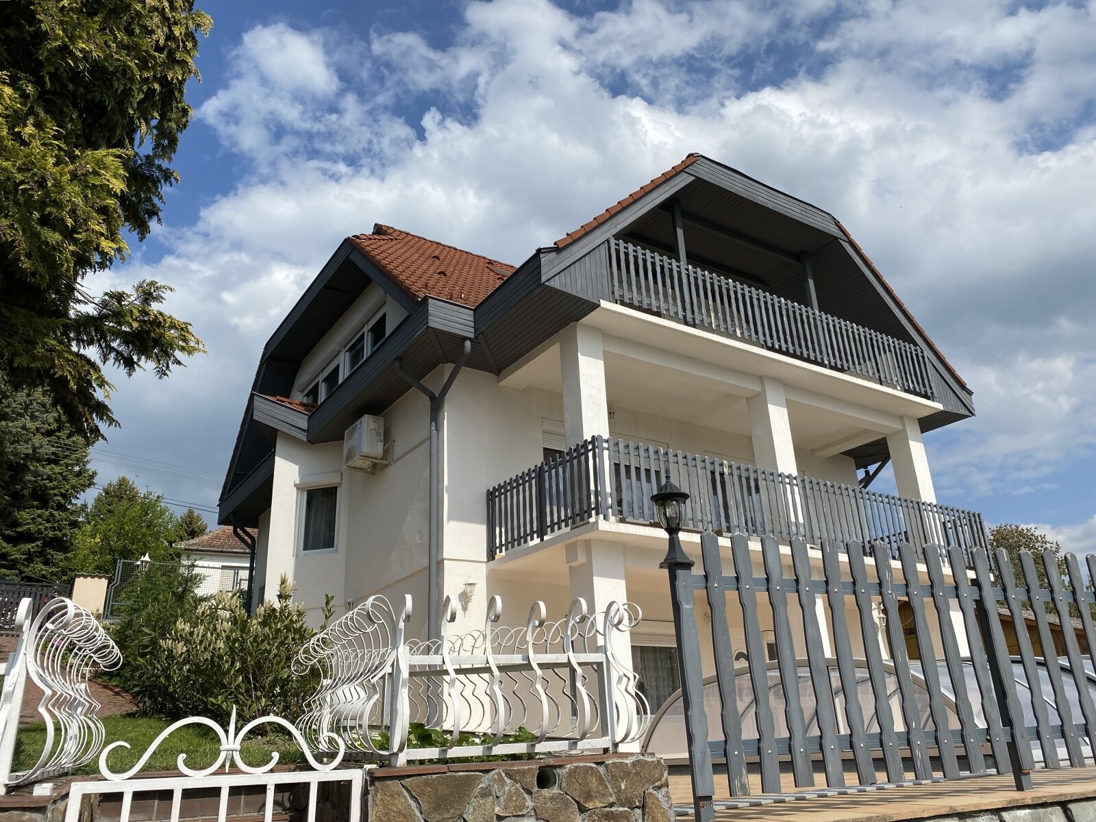 in Ungarn am Balaton in Fonyod zweifamilienhaus mit panorama und pool zu verkaufen 