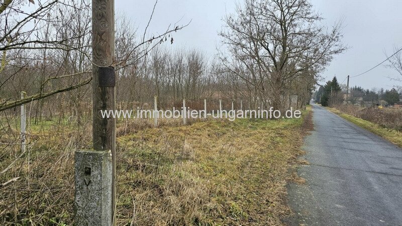 Somogy Vármegye: 0,68 Hektar großes Grundstück in der Balaton-Region zu verkaufen  Somogy Vármegye: 0,68 Hektar großes Grundstück in der Balaton-Region zu verkaufen