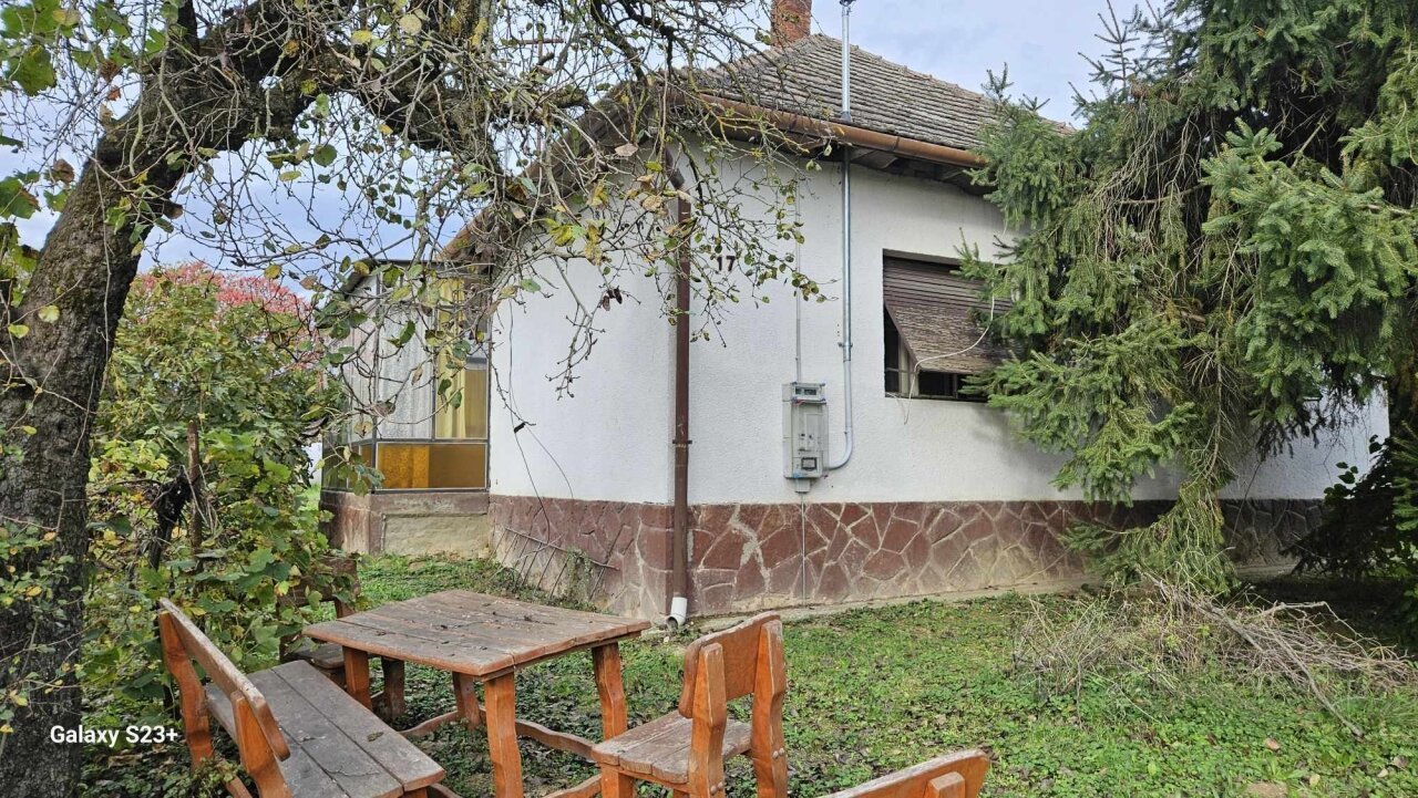 Teilweise renoviertes Einfamilienhaus im Krishna-Tal Teilweise renoviertes Einfamilienhaus im Krishna-Tal