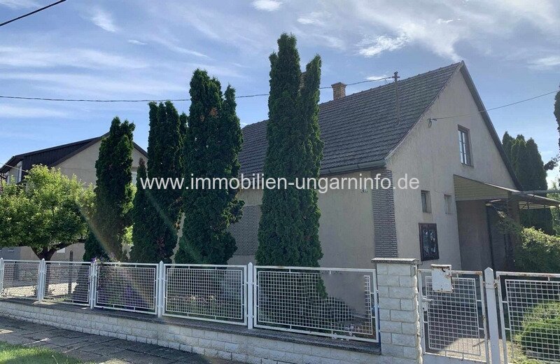 Tolna Vármegye: Bezugsfertiges Einfamilienhaus in Dombóvár Tolna Vármegye: Bezugsfertiges Einfamilienhaus in Dombóvár