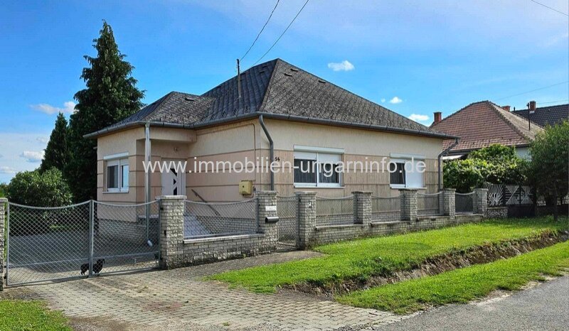 Somogy Vármegye: Einfamilienhaus mit 3 Schlafzimmern zu verkaufen in Marcali Somogy Vármegye: Einfamilienhaus mit 3 Schlafzimmern zu verkaufen in Marcali