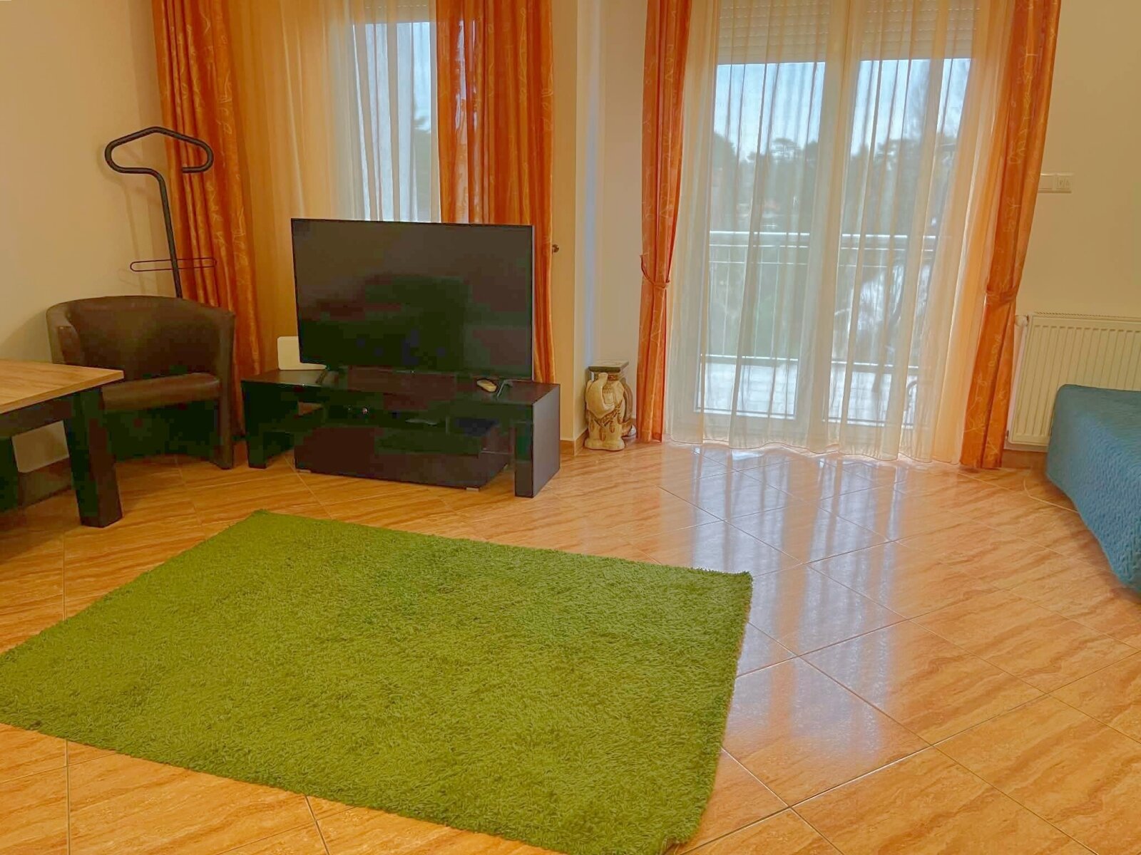 Siófok: Modernes Apartment mit Terrasse und eigenem Parkplatz am Plattensee Siófok: Modernes Apartment mit Terrasse und eigenem Parkplatz am Plattensee