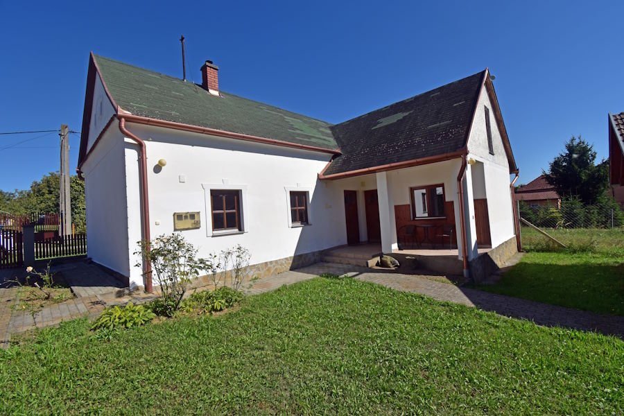 Bauernhaus in ruhiger Lage, großes Grundstück & Halle (BBA-FER0610) 