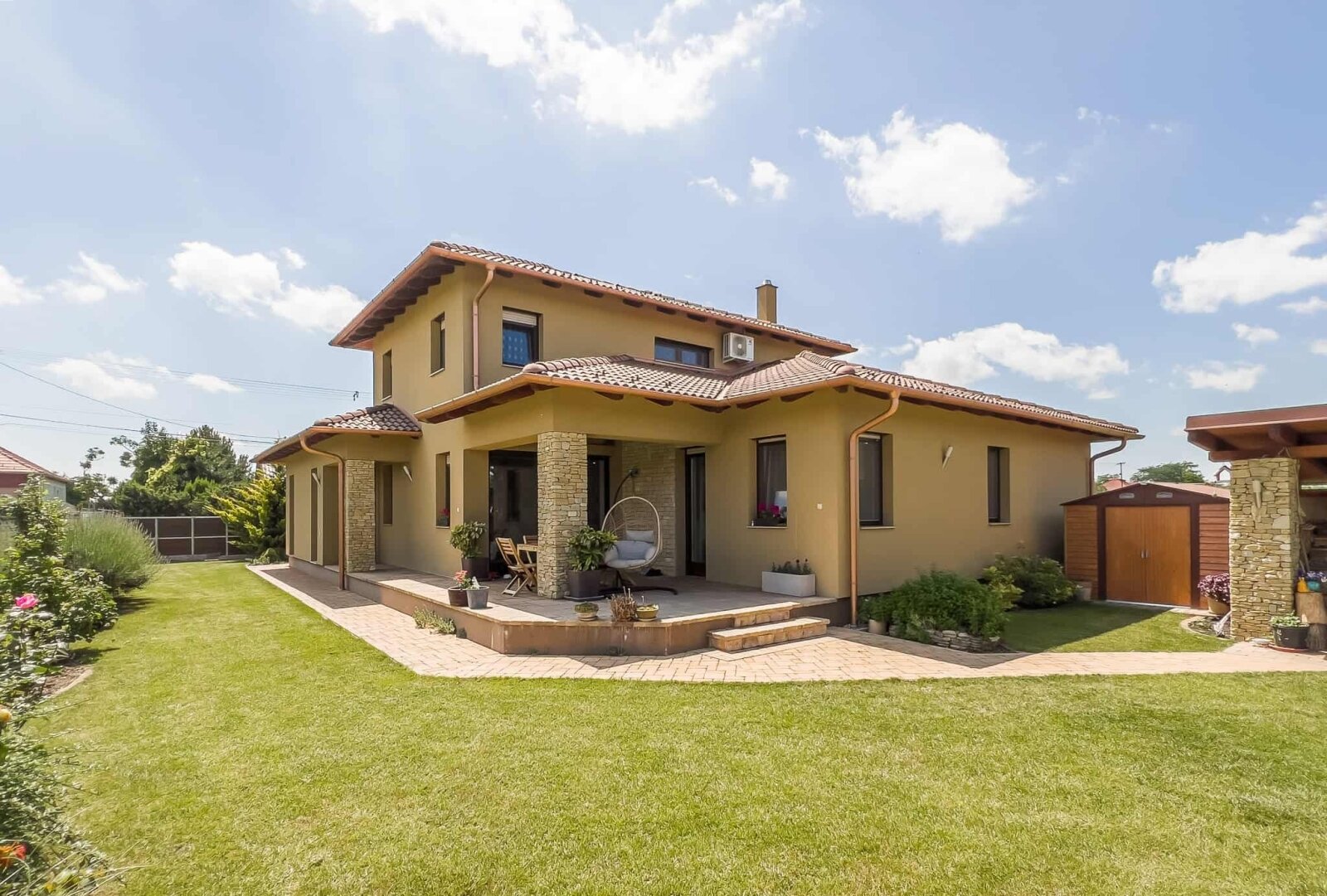 Jánossomorja: Mediterrane Traumvilla nahe der österreichischen Grenze  