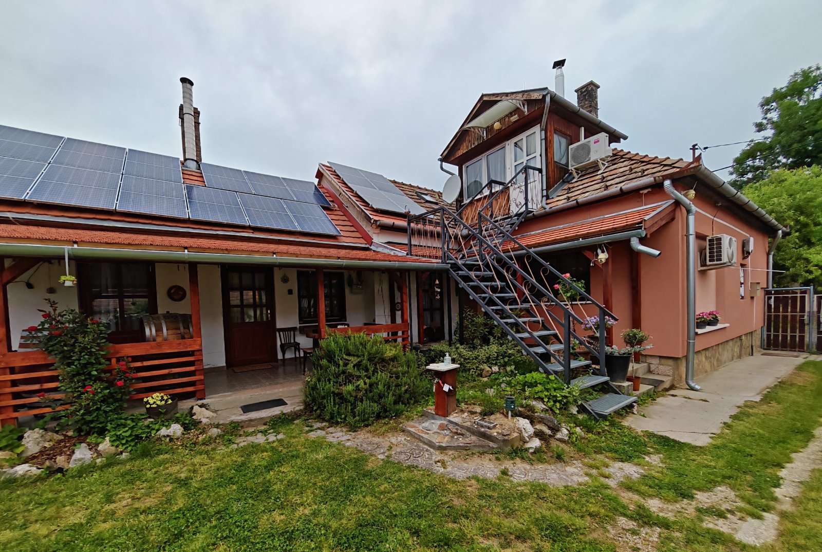 Marcali: (ABA) Apartmenthaus / Einfamilienhaus mit Einliegerwohnung(en) 