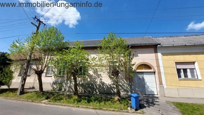 Somogy Vármegye: Einfamilienhaus mit 4 Schlafzimmern zu verkaufen in Kaposvár, ruhige Lage 