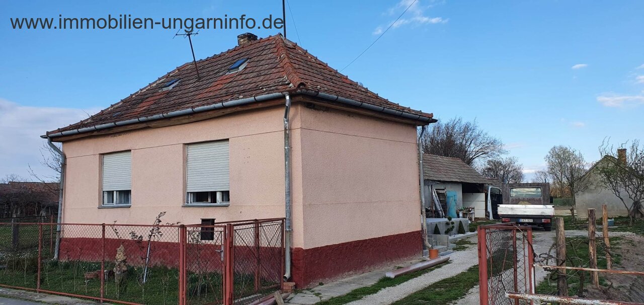 Somogy Vármegye: 2-Zimmer-Familienhaus zu verkaufen in einem kleinen Dorf im Kreis Somogy Somogy Vármegye: 2-Zimmer-Familienhaus zu verkaufen in einem kleinen Dorf im Kreis Somogy