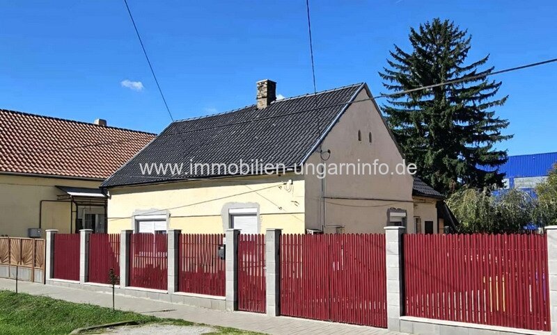 Kleines Stadtfamilienhaus zum Verkauf in Marcali 