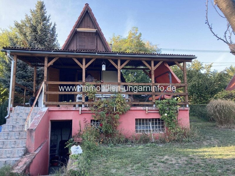 Alpines Wochenendhaus mit Grundstück mit Blick auf den Velence-See Alpines Wochenendhaus mit Grundstück mit Blick auf den Velence-See