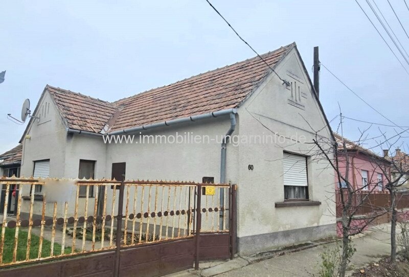 Somogy Vármegye: Bauernhaus in der Nähe des Plattensees 