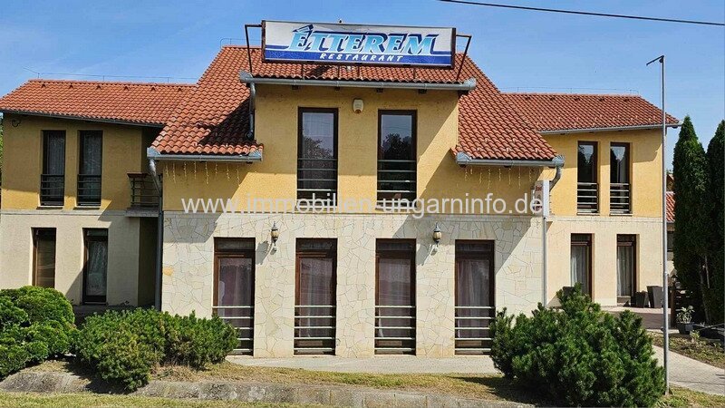 Zala Vármegye: 16-Zimmer-Pension mit Restaurant und Schwimmbad am Plattensee Zala Vármegye: 16-Zimmer-Pension mit Restaurant und Schwimmbad am Plattensee