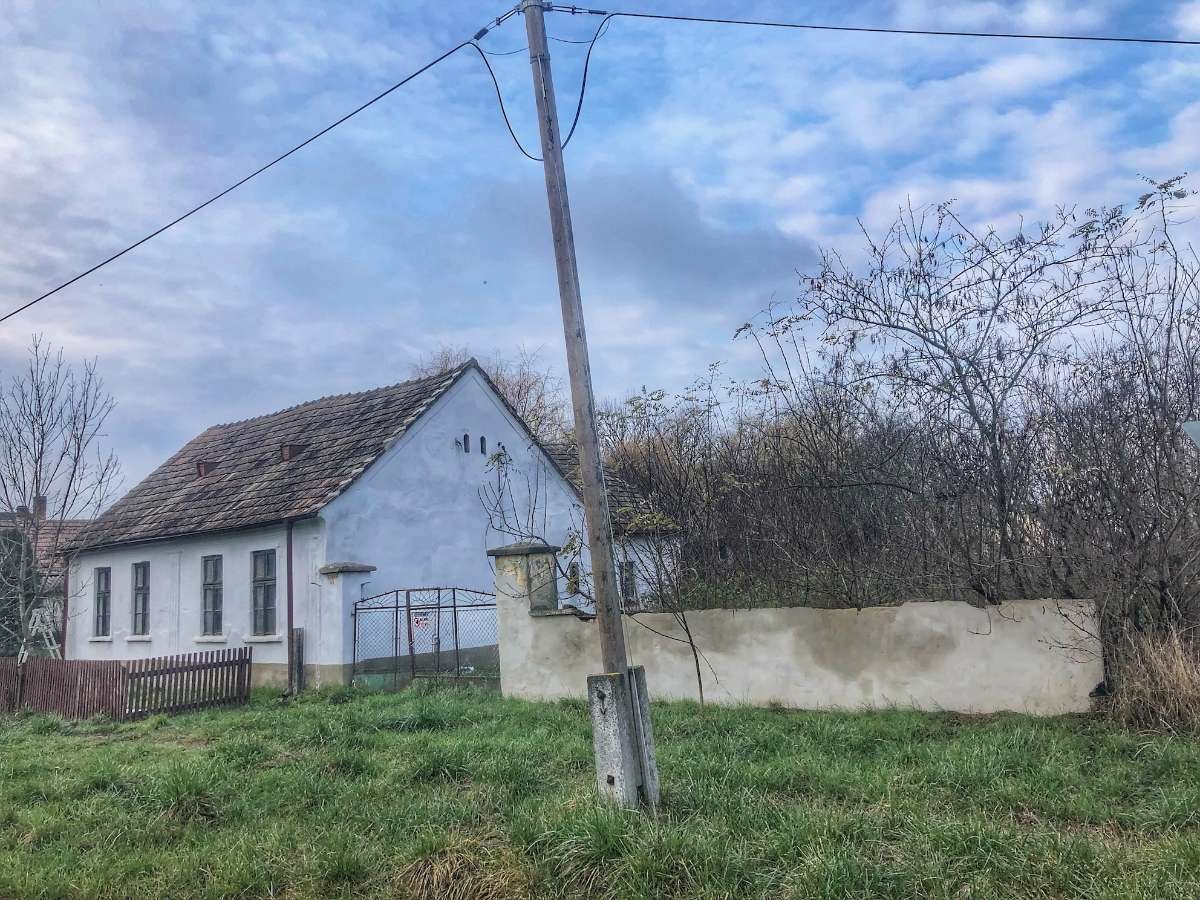 Kemenespálfa: (ACA) Altes Bauernhaus mit viel Potential! 