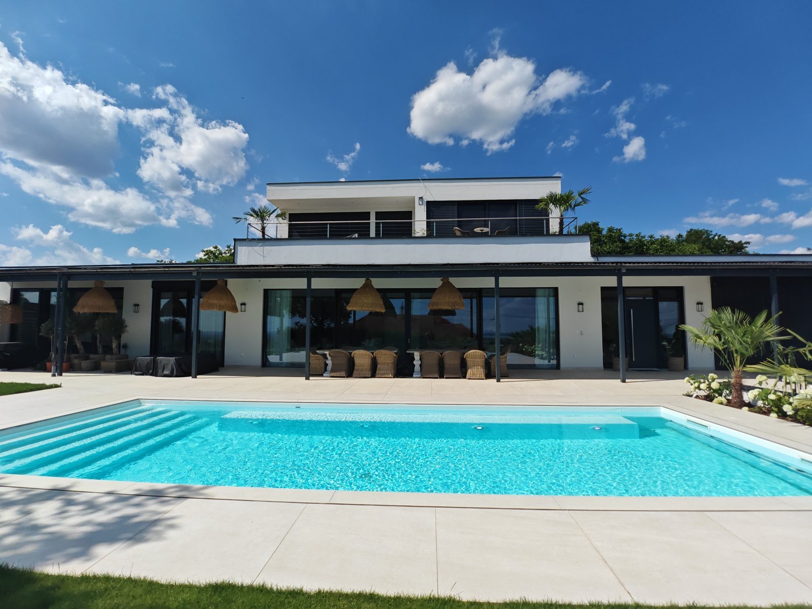 Cserszegtomaj: Traumhaftes Designer-Anwesen über dem Balaton mit Seeblick & eigenem Bootsliegeplatz Cserszegtomaj: Traumhaftes Designer-Anwesen über dem Balaton mit Seeblick & eigenem Bootsliegeplatz