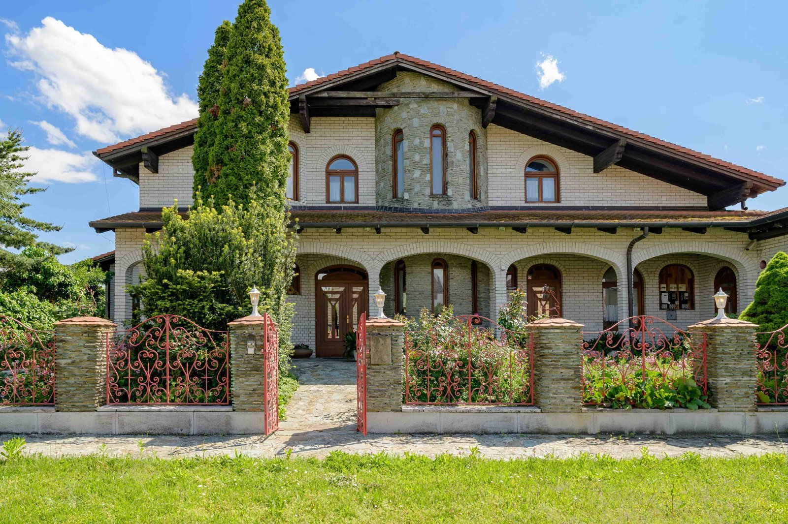 Vasvár: (AAA) Einzigartigkeit, Qualität und Eleganz am Ufer der Rába Vasvár: (AAA) Einzigartigkeit, Qualität und Eleganz am Ufer der Rába
