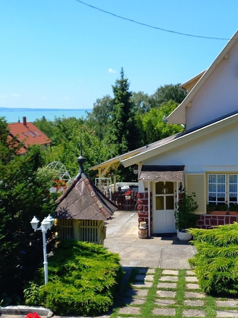 Badacsonytördemic: (AAA) Einzigartiges Haus am Nordufer des Balatons mit Pool Badacsonytördemic: (AAA) Einzigartiges Haus am Nordufer des Balatons mit Pool