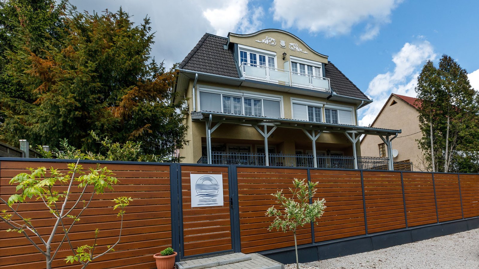 Balatongyörök: (AAA) Großes Stadthaus mit Balaton-Panorama und Geschäftsmöglichkeiten Balatongyörök: (AAA) Großes Stadthaus mit Balaton-Panorama und Geschäftsmöglichkeiten