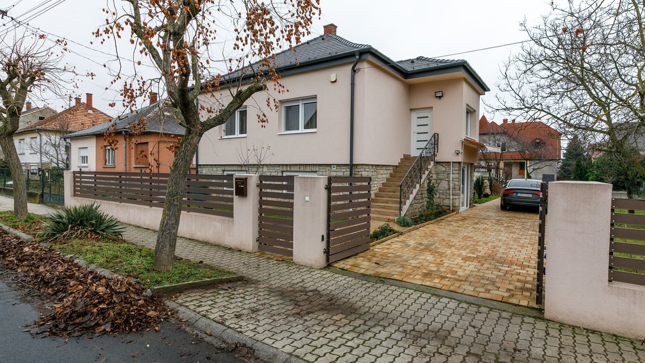 Hévíz: (AAA) Einfamilienhaus mit Pool in ruhiger Straße von Héviz Hévíz: (AAA) Einfamilienhaus mit Pool in ruhiger Straße von Héviz