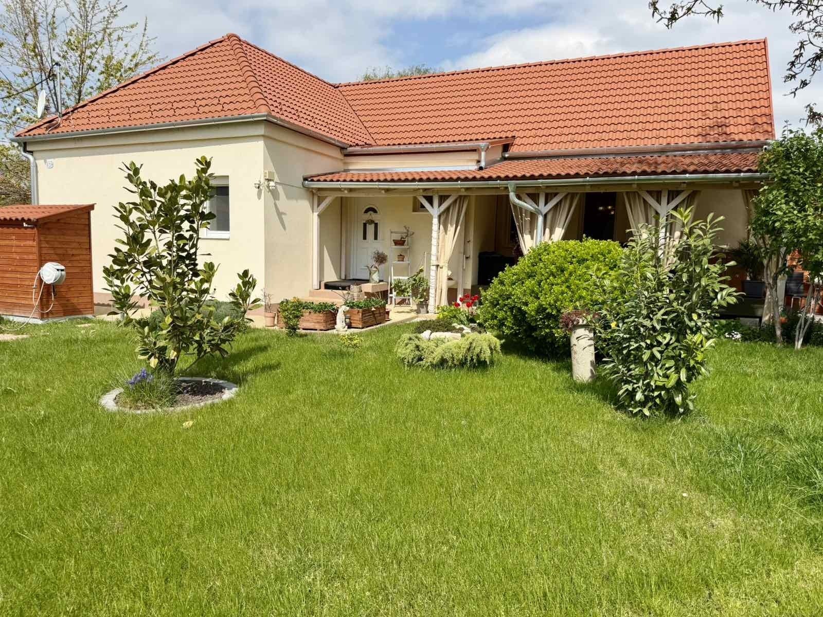 Keszthely: (AAA) Renoviertes Schmuckstück in der Nähe vom Balaton Keszthely: (AAA) Renoviertes Schmuckstück in der Nähe vom Balaton