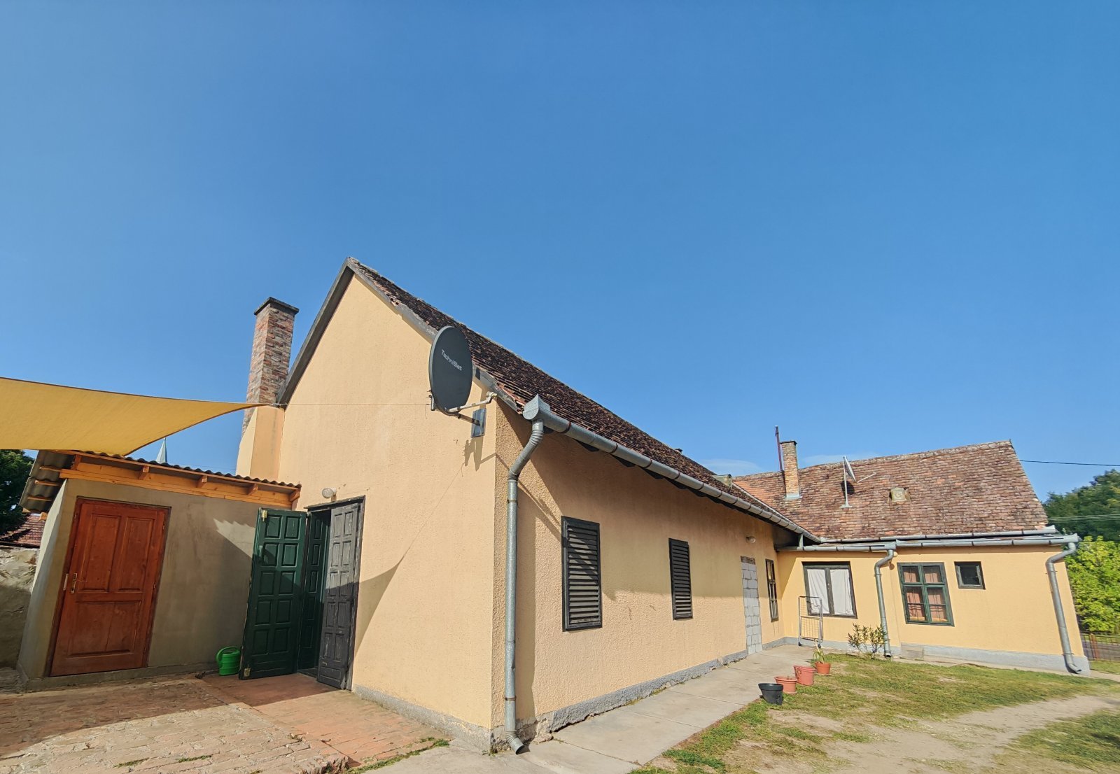 Hencse: (BAA) Einfamilienhaus in ruhiger, familienfreundlicher Gegend mit viel Platz Hencse: (BAA) Einfamilienhaus in ruhiger, familienfreundlicher Gegend mit viel Platz