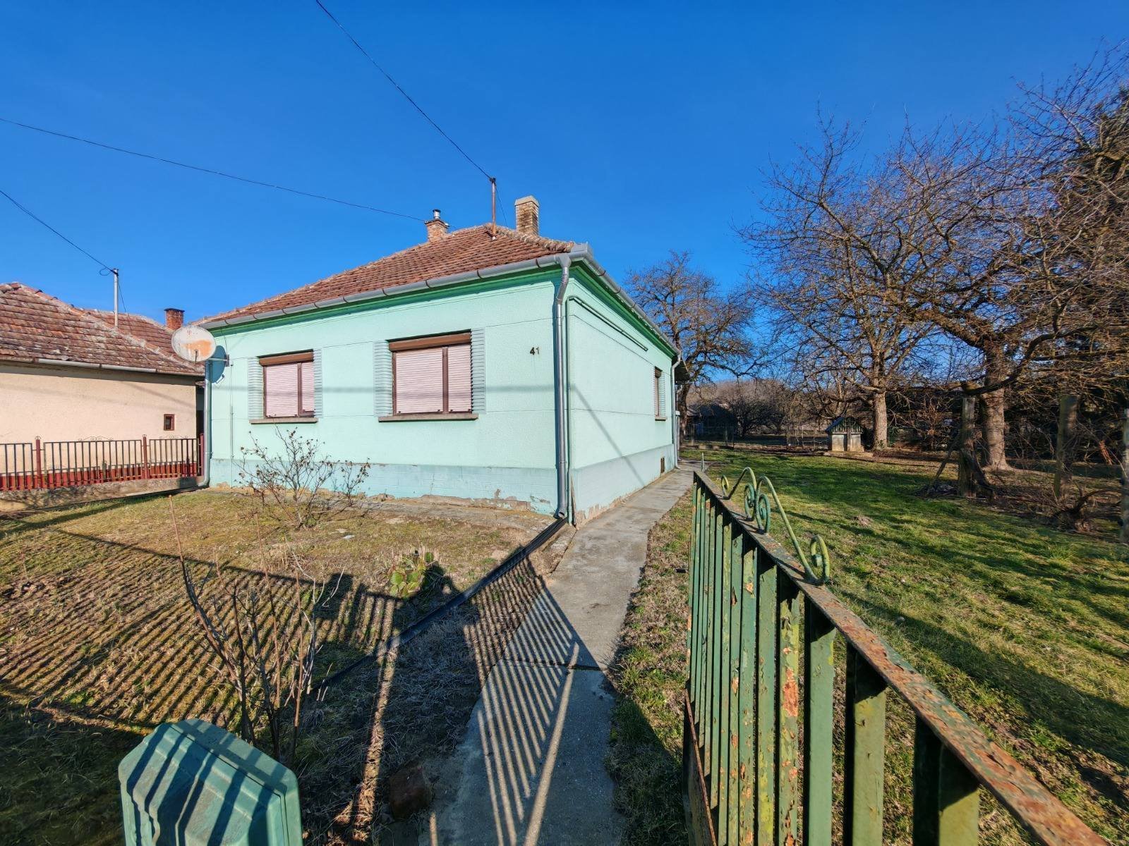 bei Pacsa: (BAA) Gemütliches Landhaus mit großem Grundstück in ruhiger Lage bei Pacsa: (BAA) Gemütliches Landhaus mit großem Grundstück in ruhiger Lage