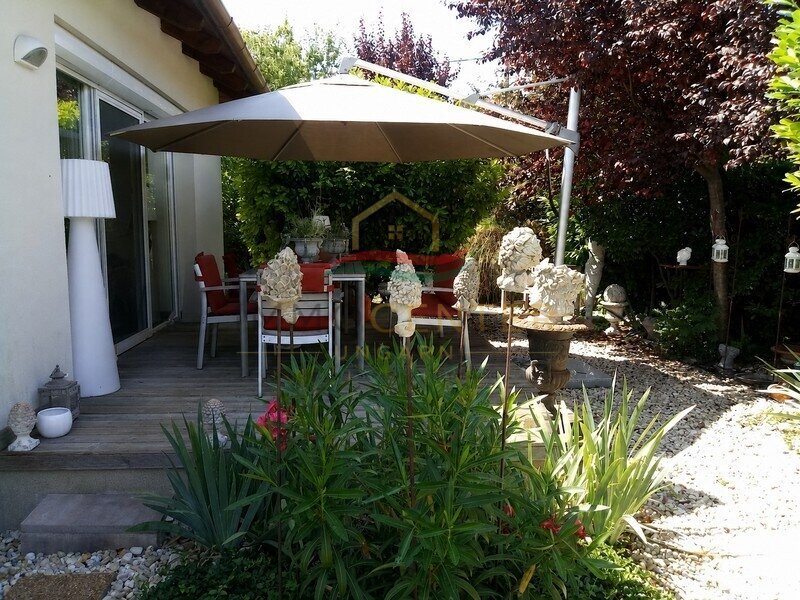 Győrújfalú: (BAA) Modernes Zuhause mit mediterranem Garten bei Győr Győrújfalú: (BAA) Modernes Zuhause mit mediterranem Garten bei Győr