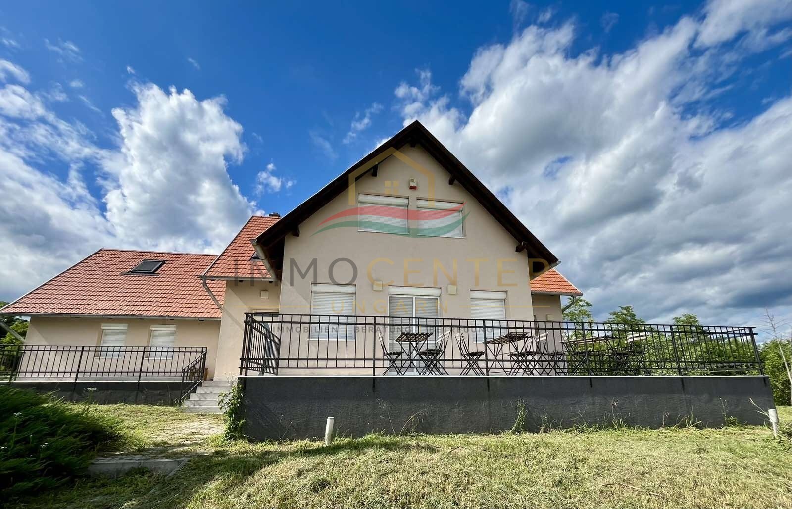 Köveskál: (AAA) Renoviertes Schmuckstück in der Nähe vom Nordufer mit Panoramablick Köveskál: (AAA) Renoviertes Schmuckstück in der Nähe vom Nordufer mit Panoramablick