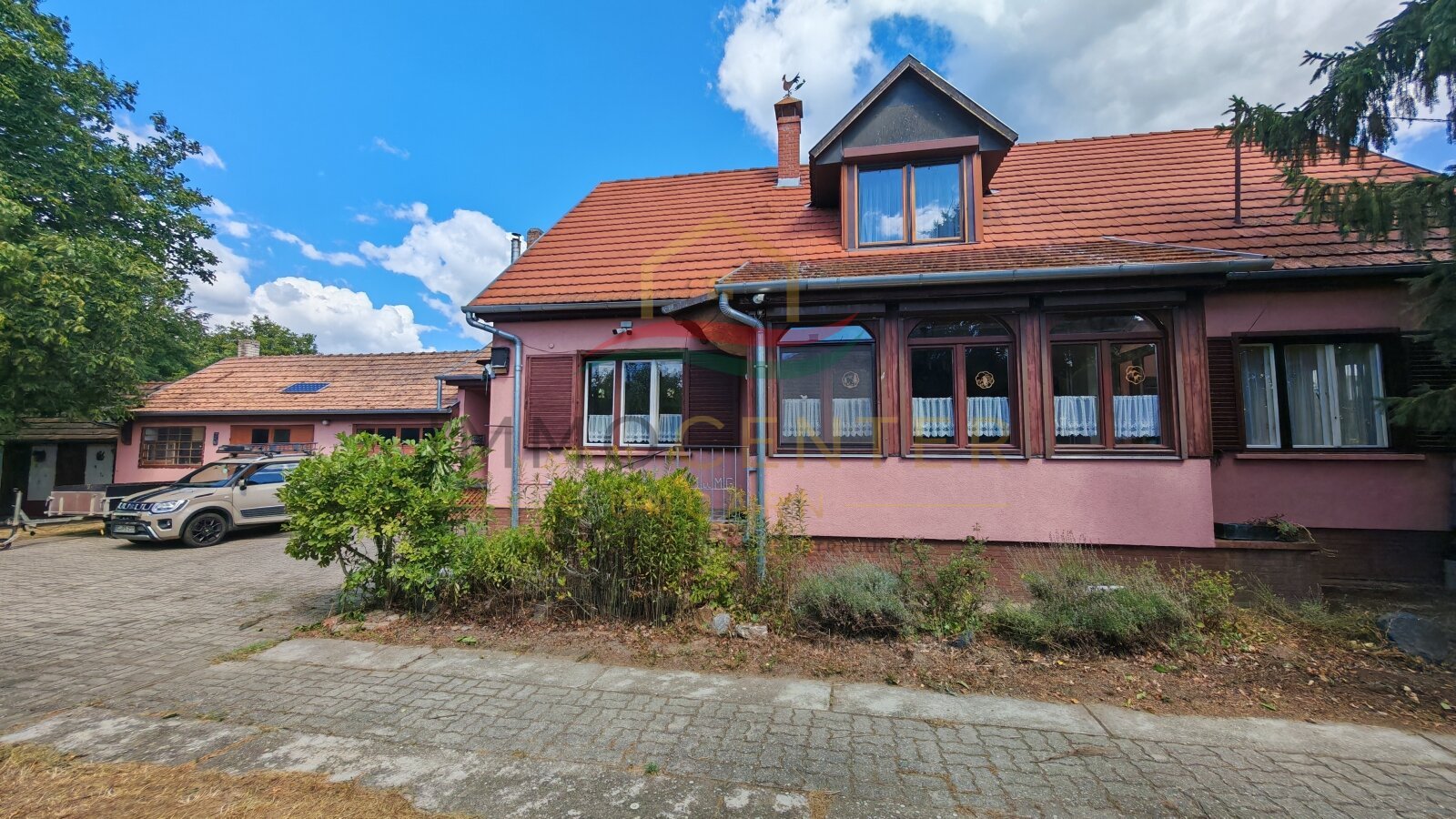 bei Marcali: (BAA) Großzügiges Landhaus mit 4.044 m² Grundstück, Teich und zahlreichen Nebengebäuden 