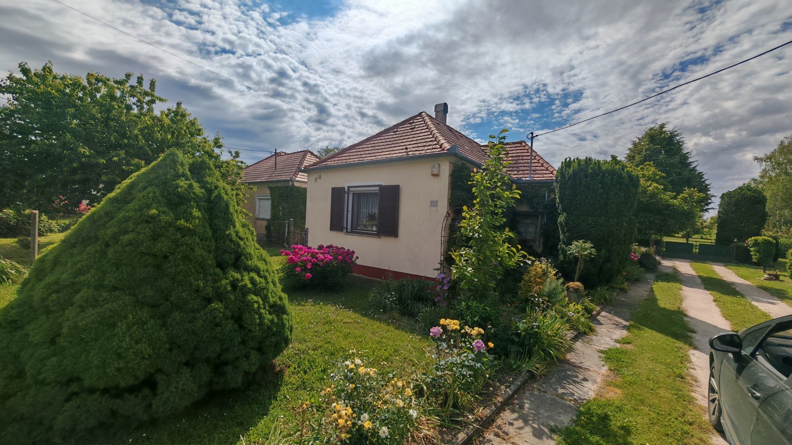 bei Felsőrajk: (BAA) Landhaus in ruhiger Lage mit sehr schönem Grundstück 