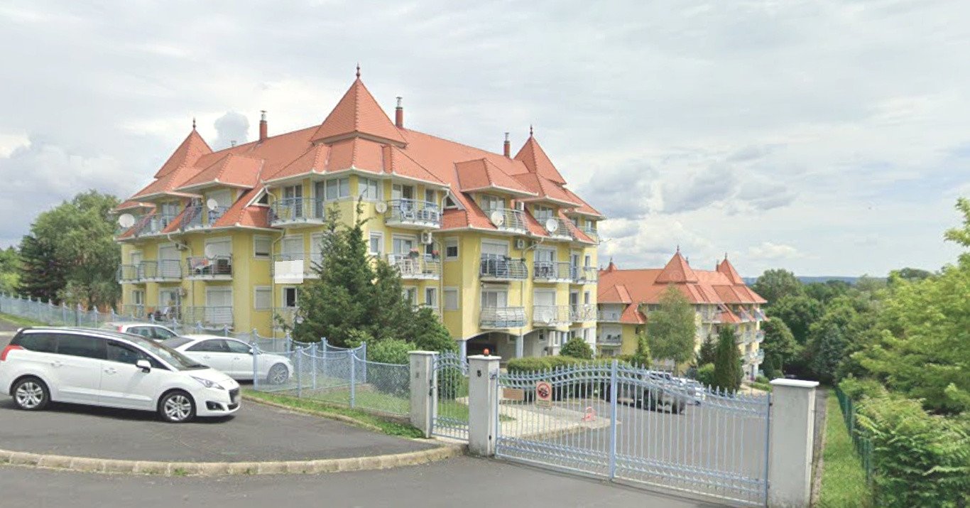 Hévíz: (AAA) Umfassend renovierte Wohnung Nähe Thermalbad mit Balkon & Keller, ruhige Lage 