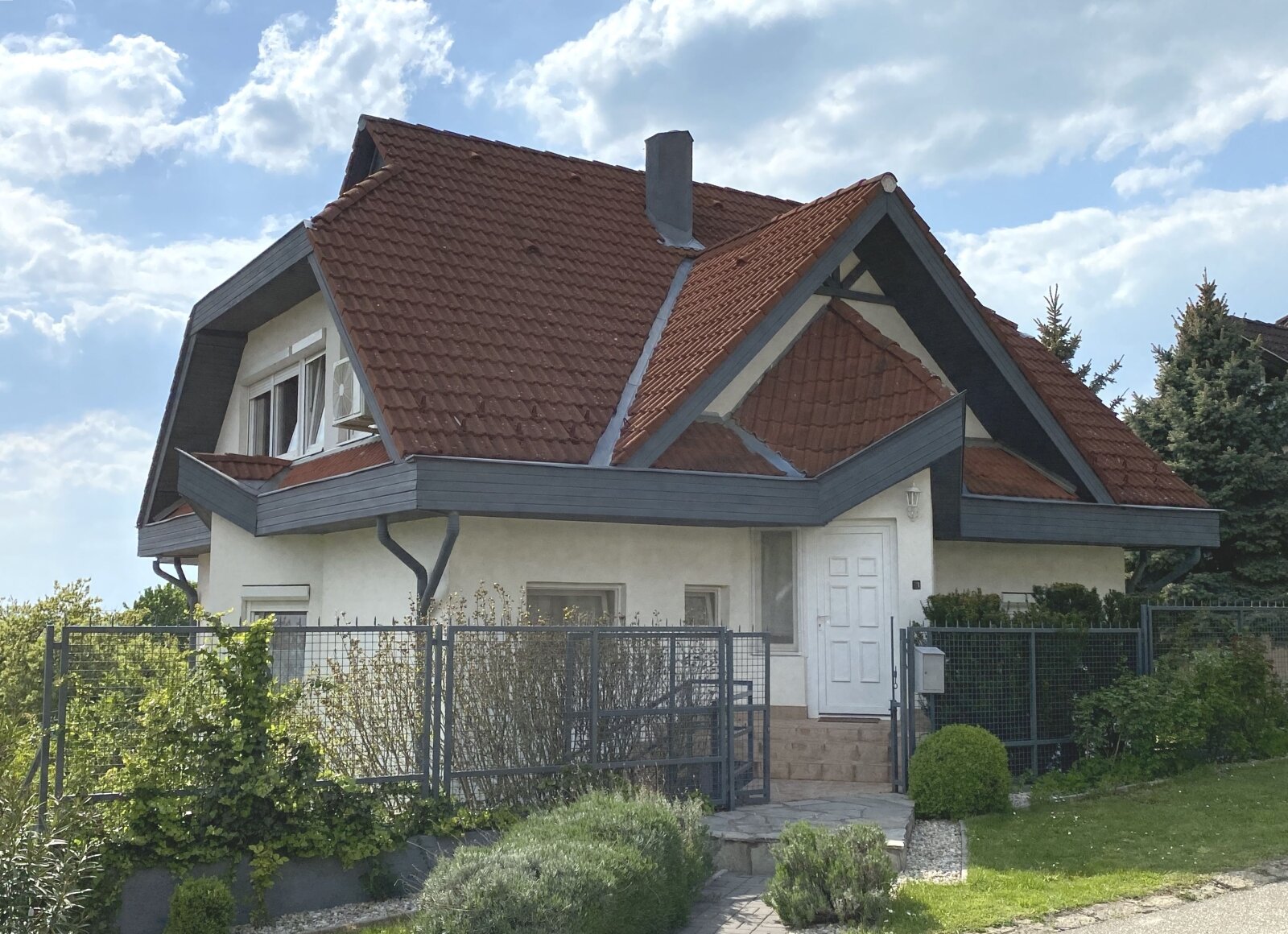 in Ungarn am Balaton in Fonyod zweifamilienhaus mit panorama und pool zu verkaufen 