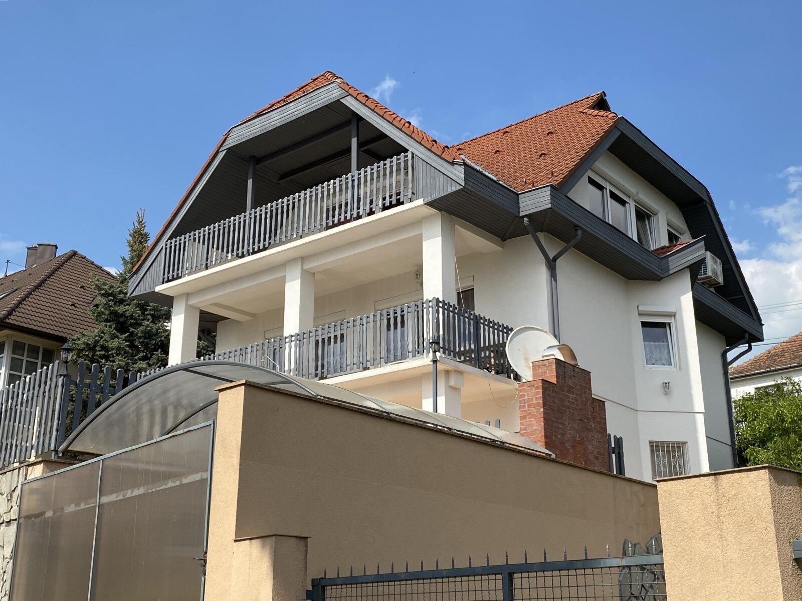 in Ungarn am Balaton in Fonyod zweifamilienhaus mit panorama und pool zu verkaufen 