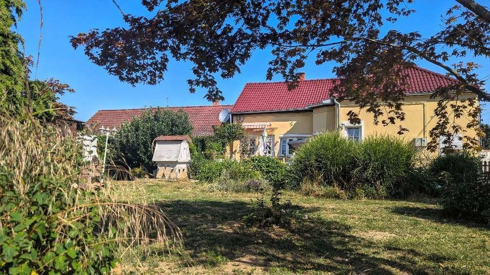 Idyllisches Familiendomizil mit Charme: Charmantes Landhaus mit Weitblick und Entwicklungspotenzial