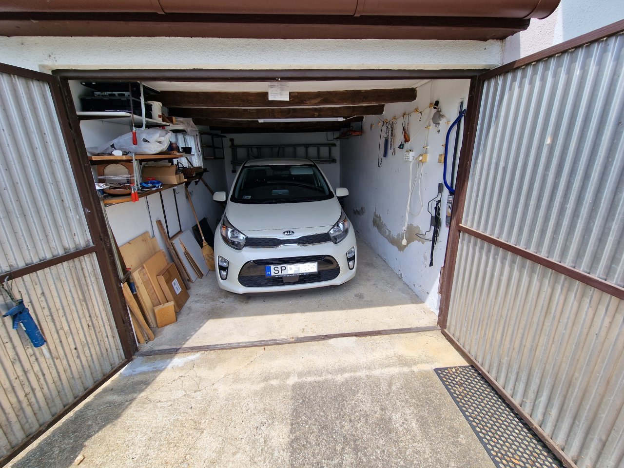 Garage 2