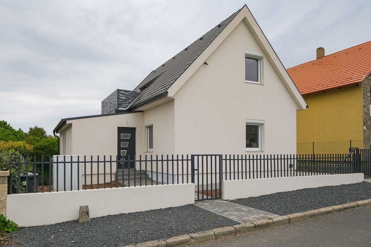 Vonyarcvashegy: 2025 vollständig erneuertes Wohnhaus 500 m weit vom Plattensee ist zu verkaufen 