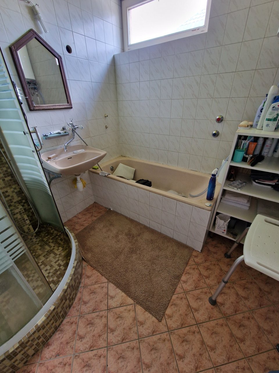 Badezimmer EG Badezimmer EG