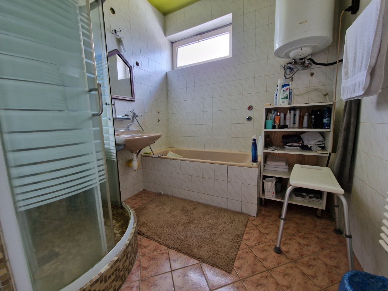 Badezimmer EG Badezimmer EG