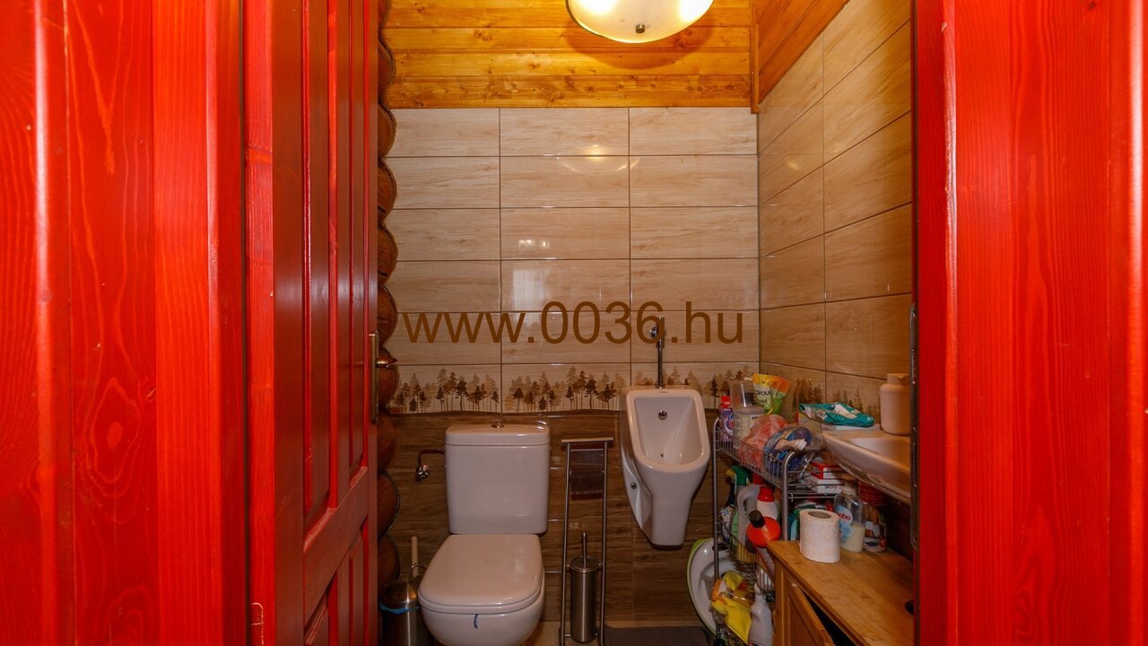 immocenter-ungarn-haus-kaufen-33563-gaeste-WC1