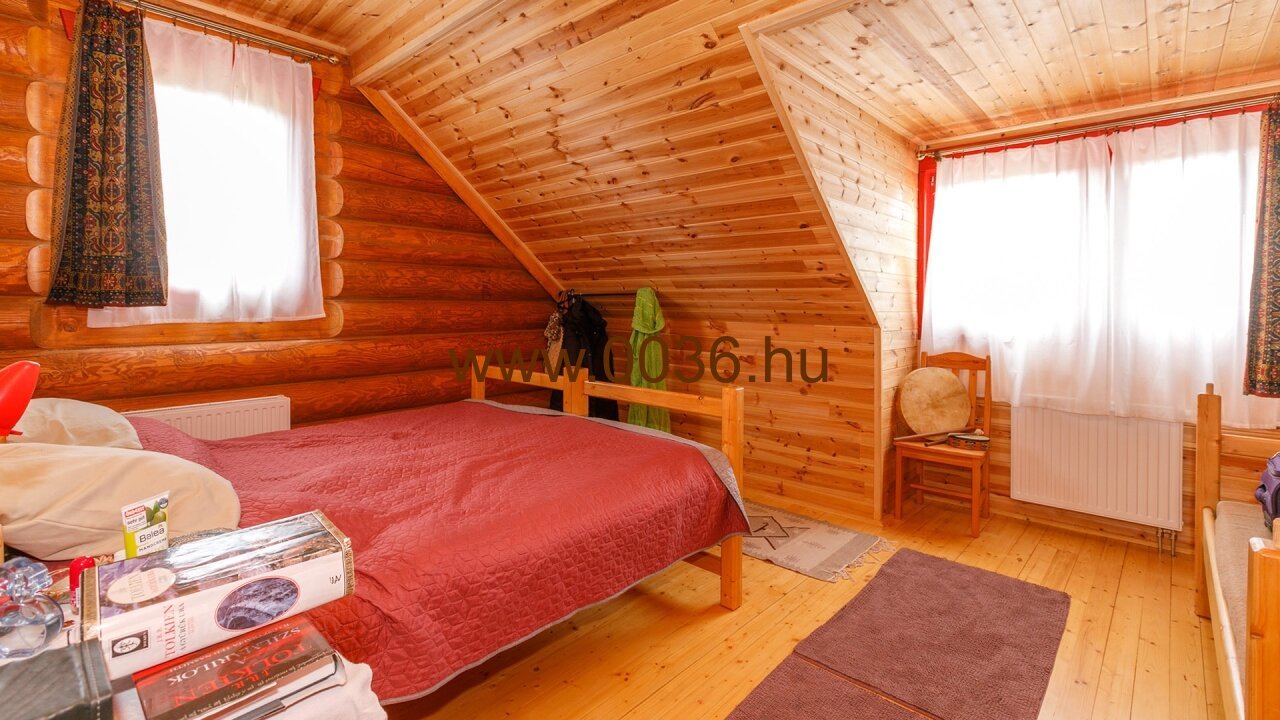 immocenter-ungarn-haus-kaufen-33563-schlafzimmer2-oben