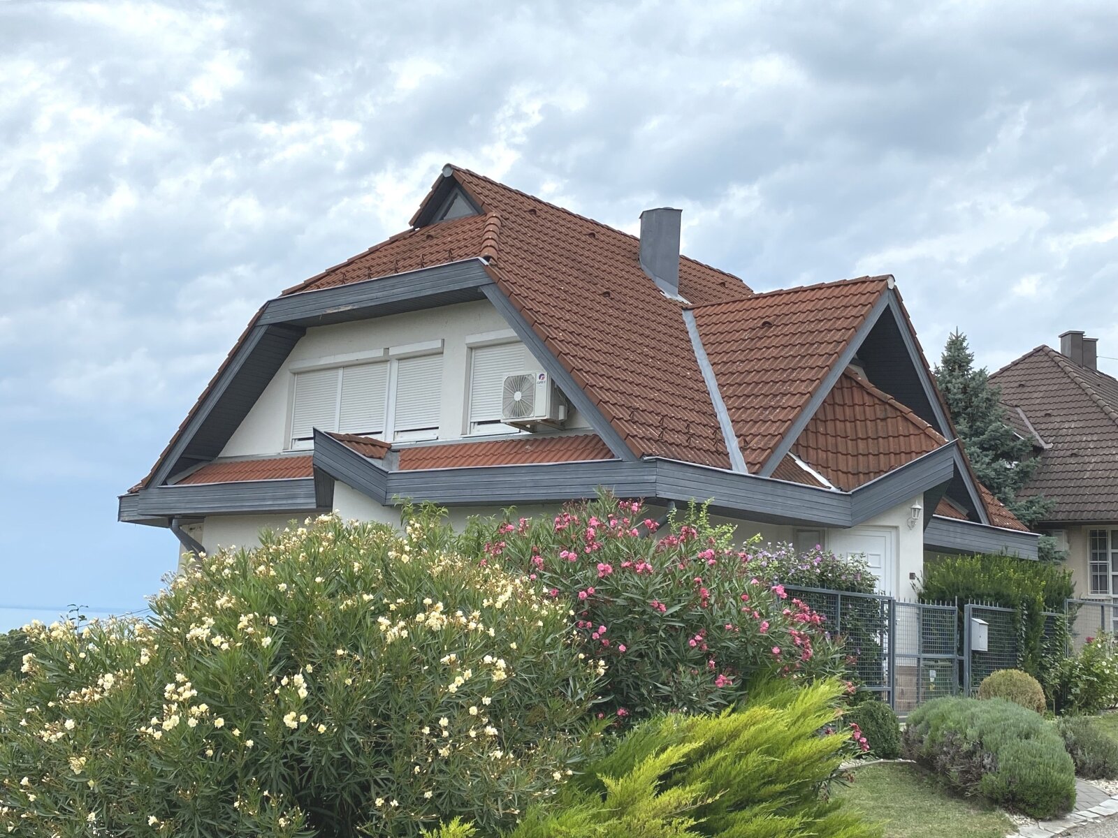 in Ungarn am Balaton in Fonyod zweifamilienhaus mit panorama und pool zu verkaufen 