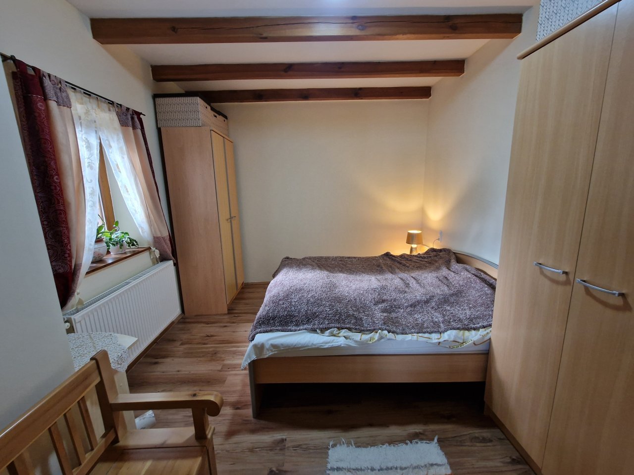 Schlafzimmer 1