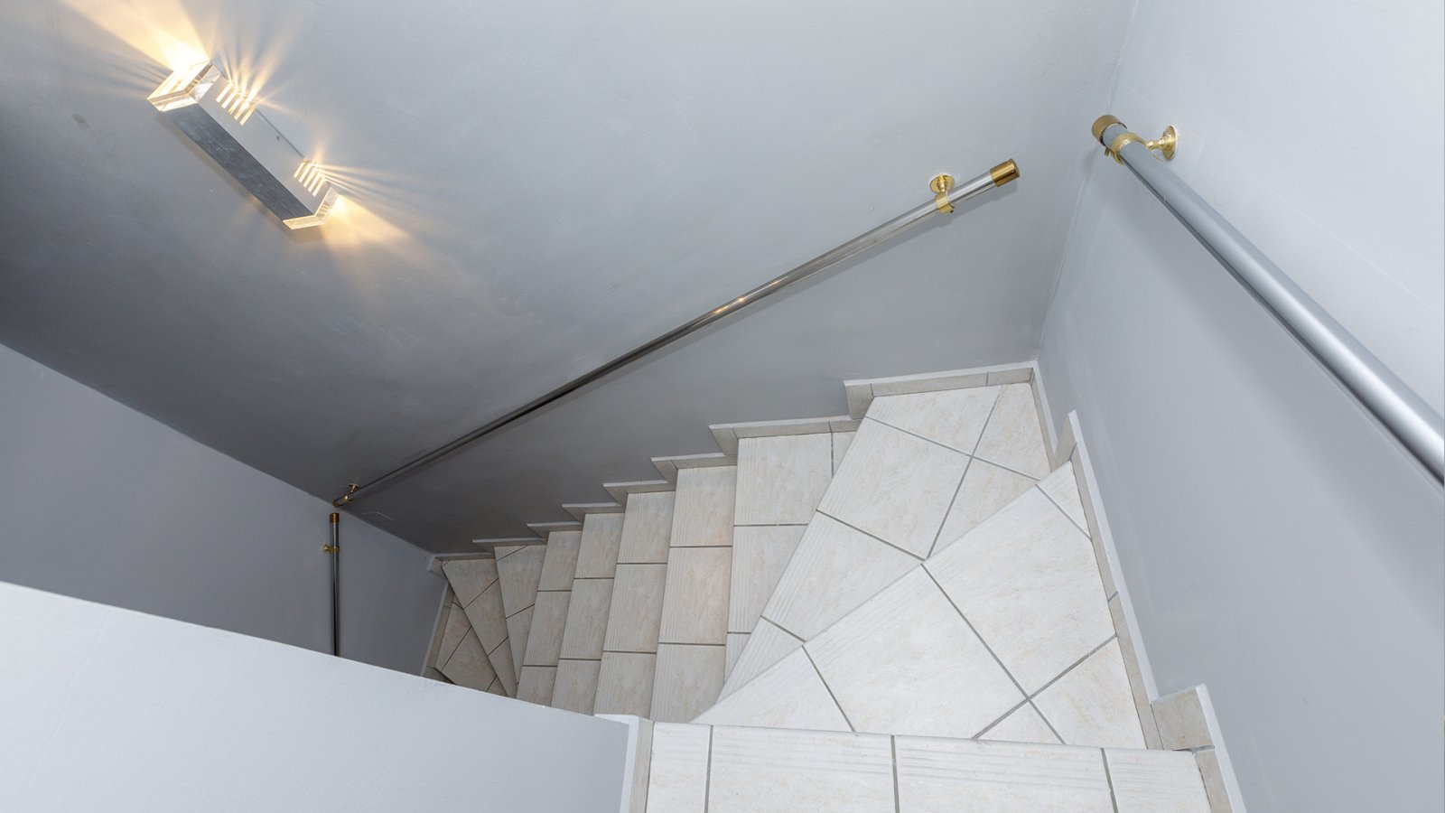 Treppenaufgang ins OG Treppenaufgang ins OG