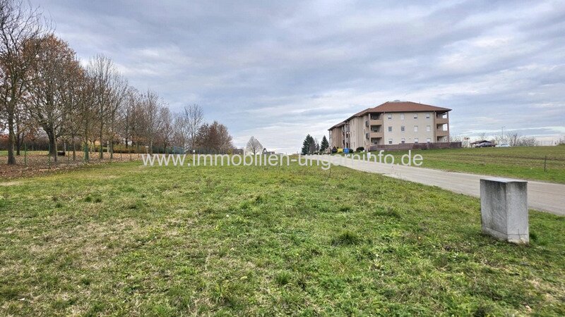 Somogy Vármegye: Baugrundstück in Marcali, direkt am Thermalbad 