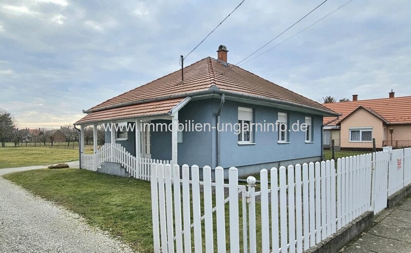 Somogy Vármegye: Neuartiges Einfamilienhaus in einer Kleinstadt am Plattensee zu verkaufen 