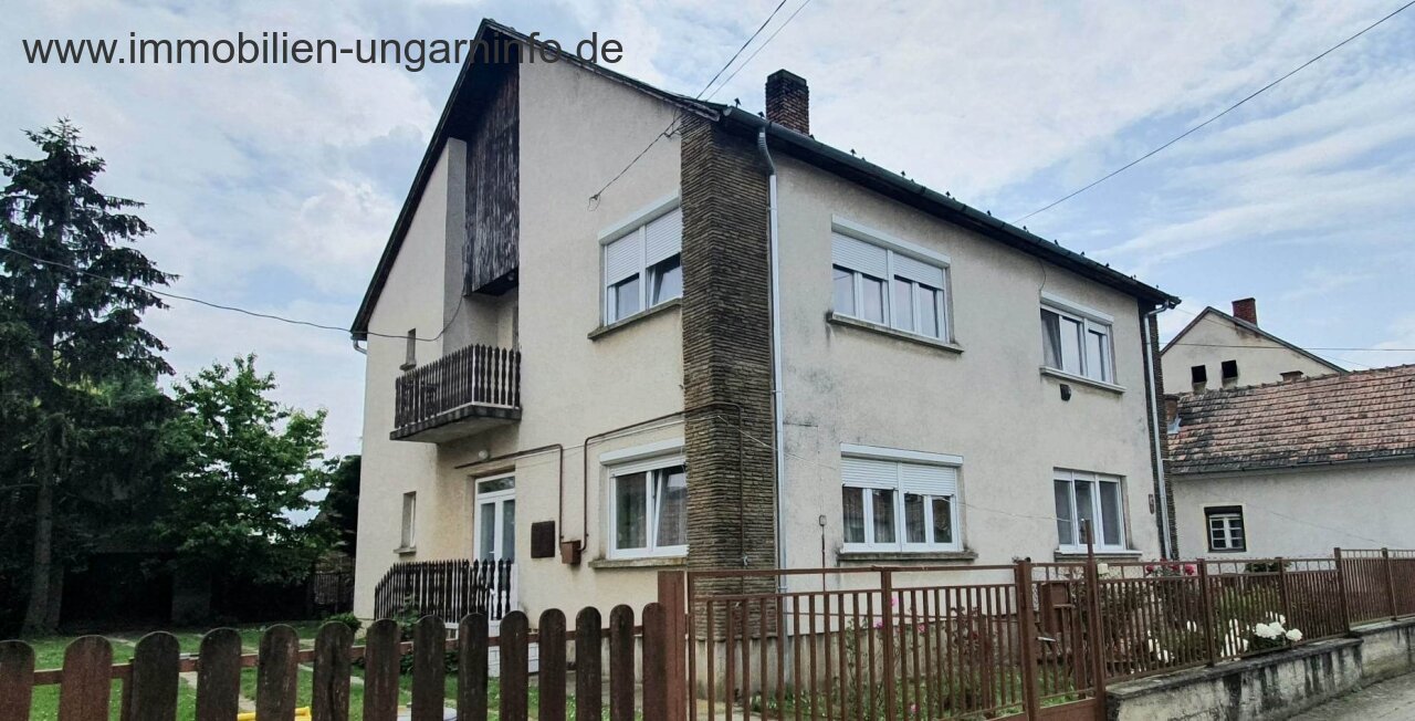 Somogy Vármegye: Einfamilienhaus mit Wald in einer Kleinstadt am Plattensee zu verkaufen 