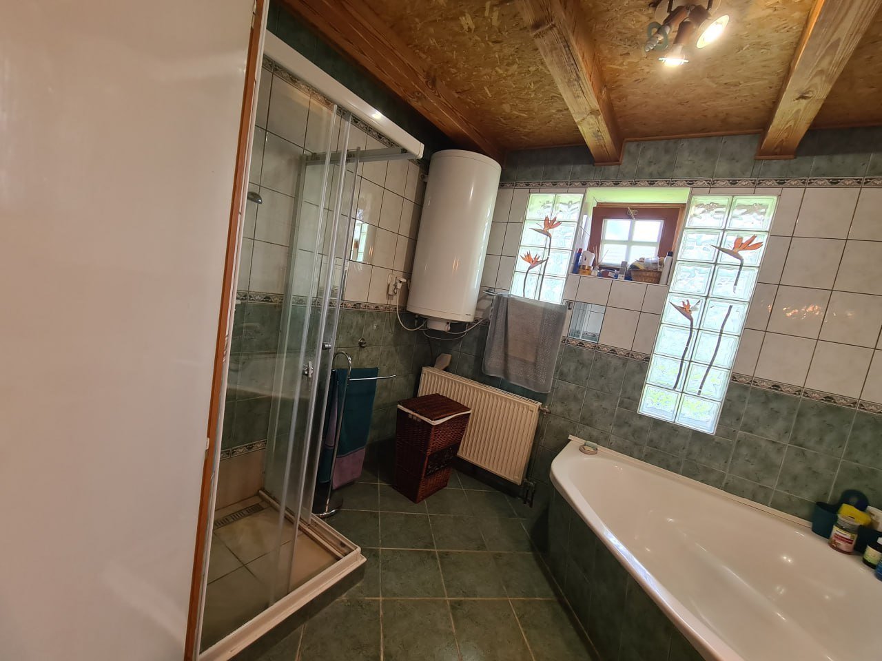 photo -- -- photo -- --