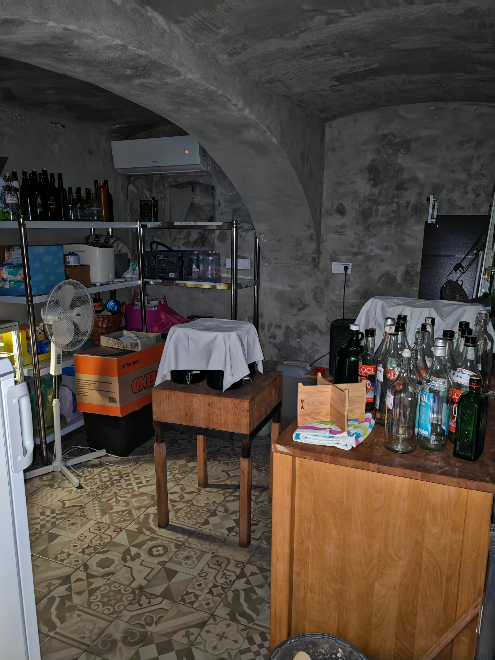 Weinkeller Weinkeller