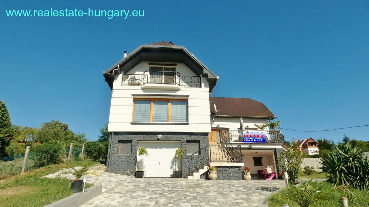 Cserszegtomaj: Repräsentatives Wohnhaus mit Panoramablick nahe Héviz und Balaton Cserszegtomaj: Repräsentatives Wohnhaus mit Panoramablick nahe Héviz und Balaton