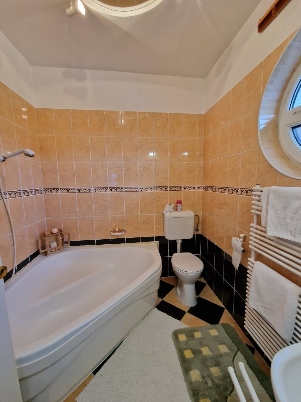 Badezimmer 2 Haupthaus Badezimmer 2 Haupthaus