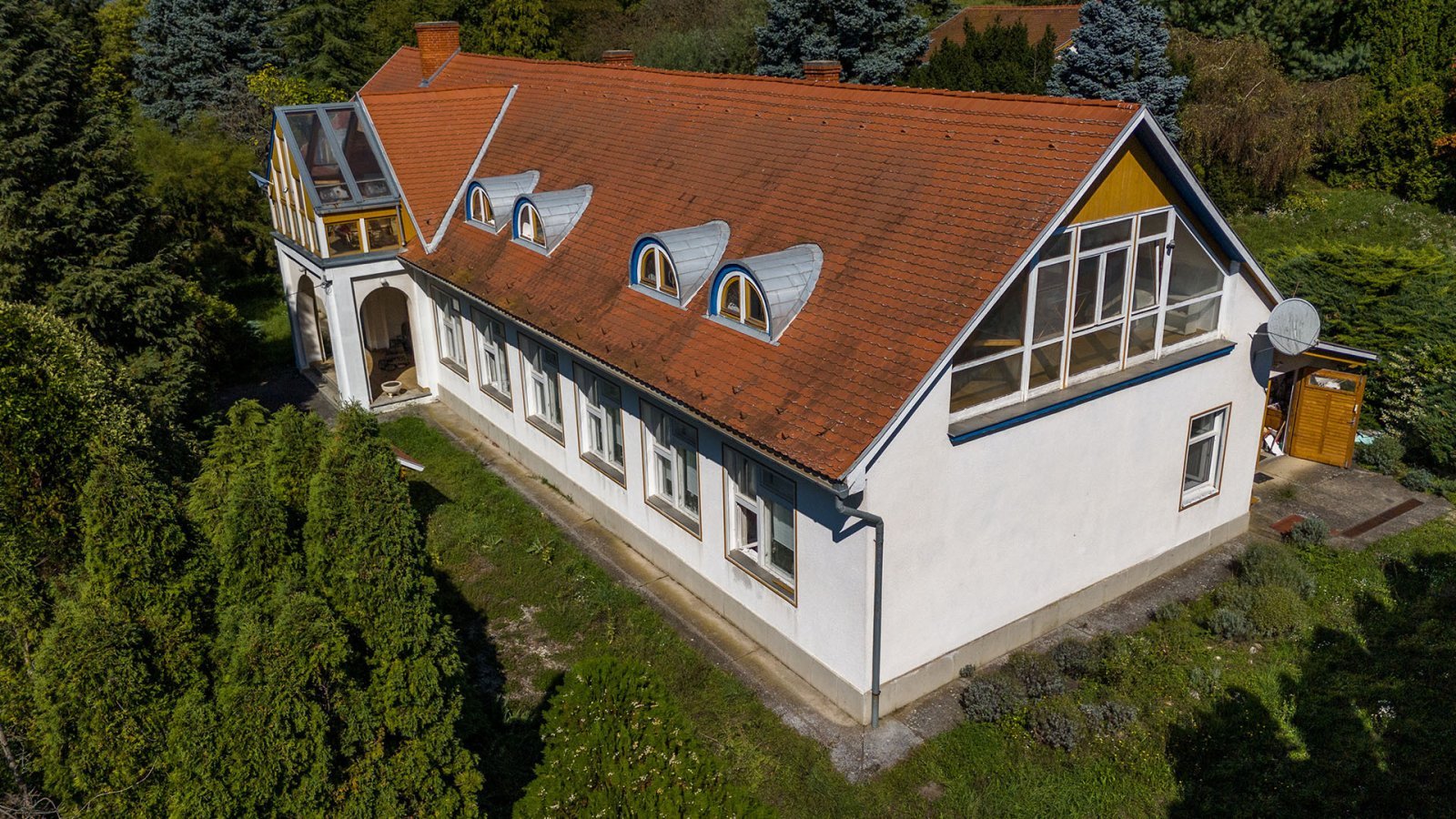 Szentgyörgyvár: Történelmi épület, iskola 