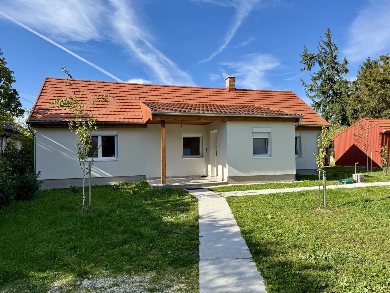 Gyenesdiás: Renoviertes Einfamilienhaus in Strandnähe zu verkaufen! 